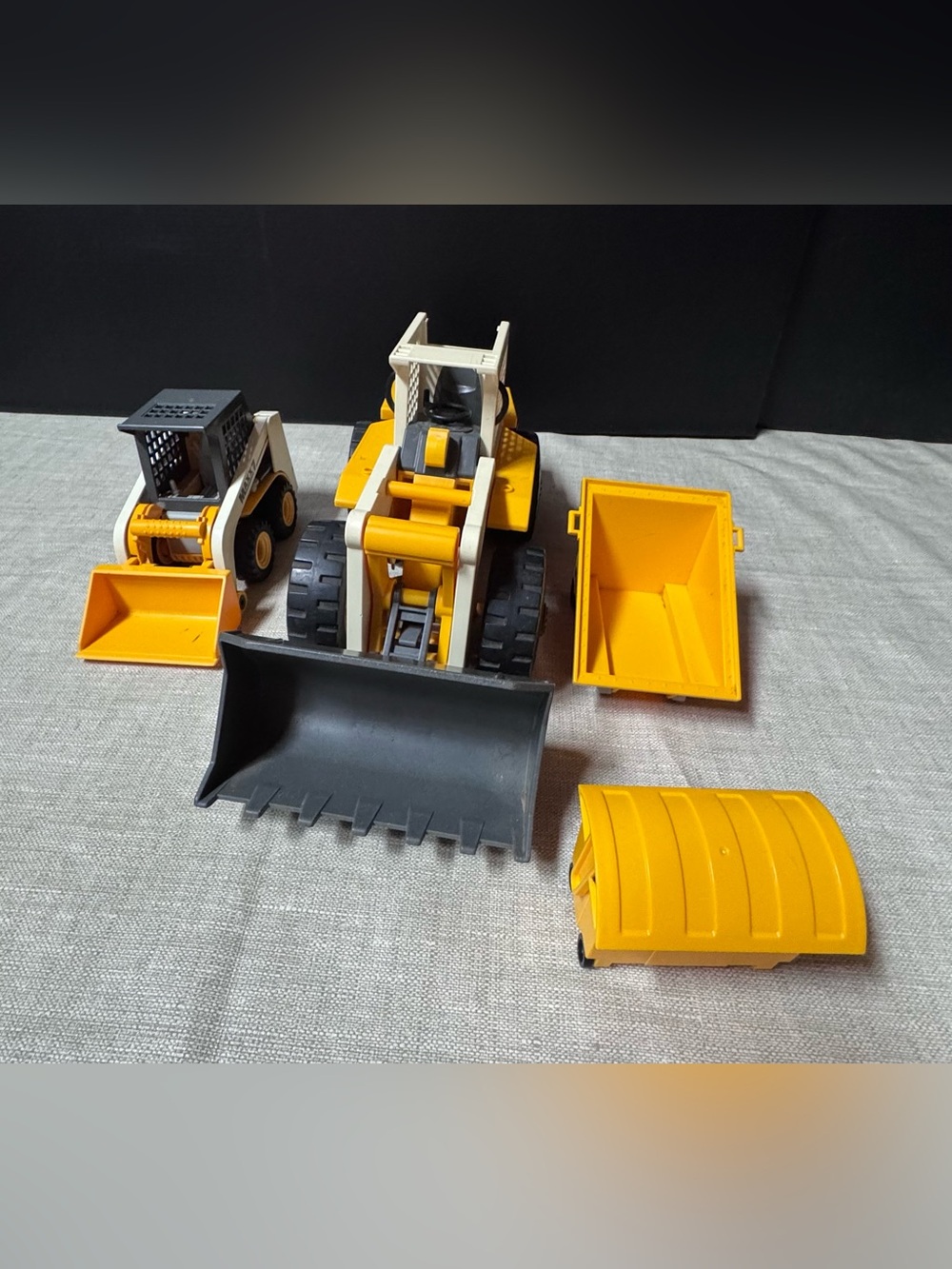 Conveyor with Mini Excavator